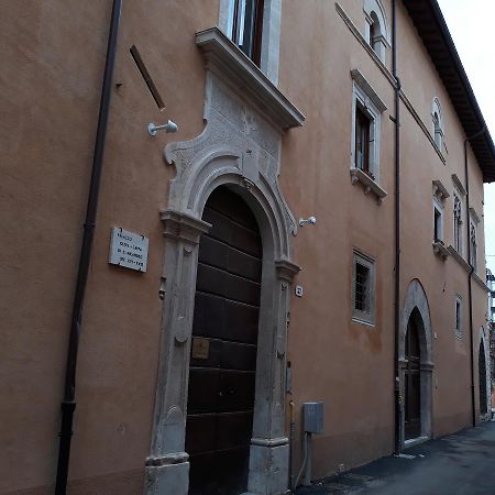 B&B Palazzo Cappa LʼAquila Exteriér fotografie