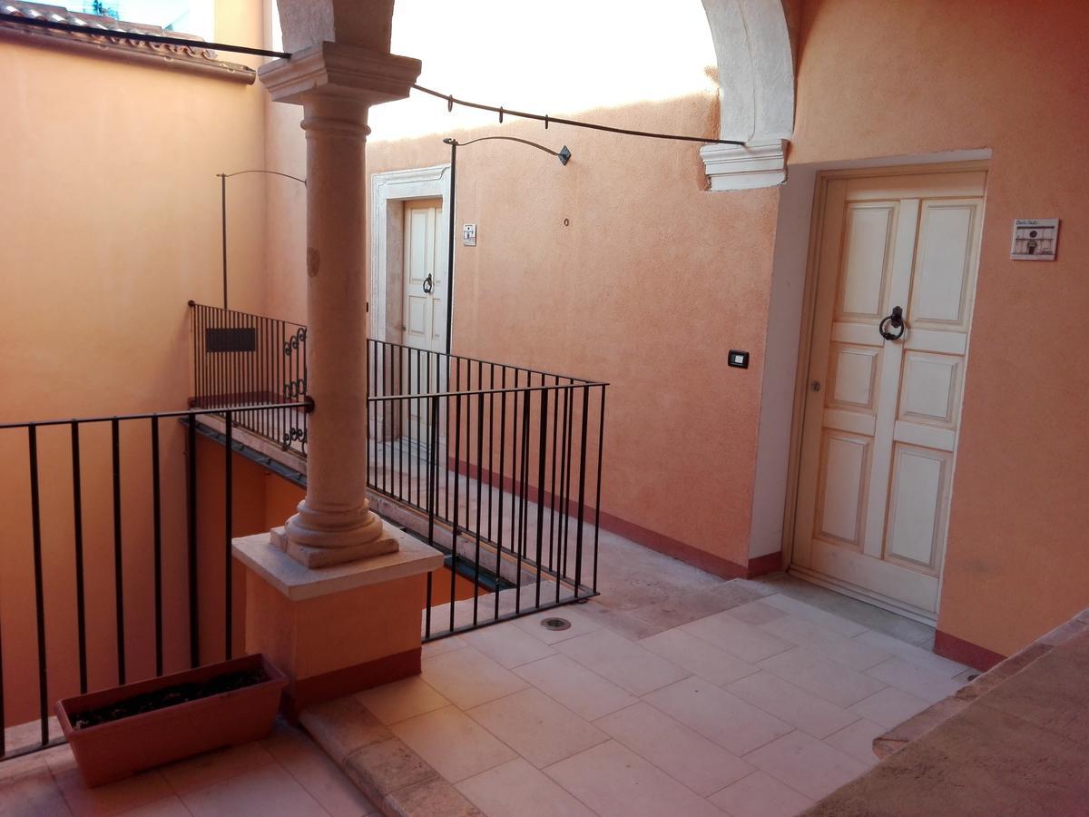 B&B Palazzo Cappa LʼAquila Exteriér fotografie